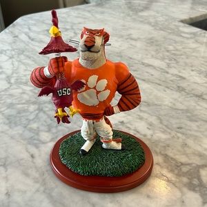 Clemson vs South Carolina rivalry “Choke” bobble head.